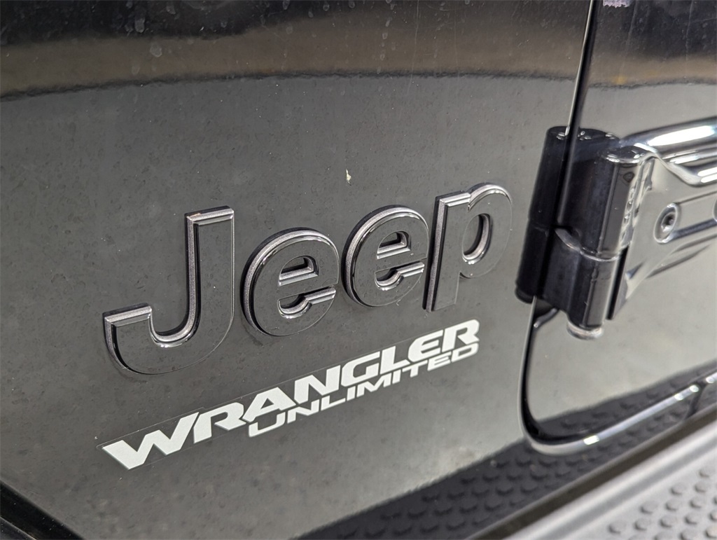 2021 Jeep Wrangler Unlimited Sahara High Altitude 8