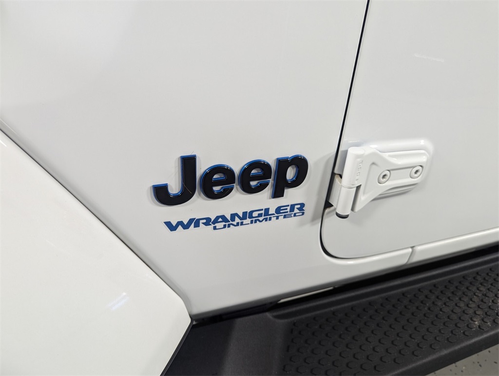 2021 Jeep Wrangler Unlimited Sahara 4xe 8