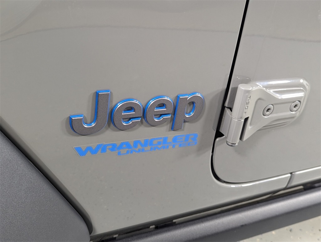 2021 Jeep Wrangler Unlimited Rubicon 4xe 8