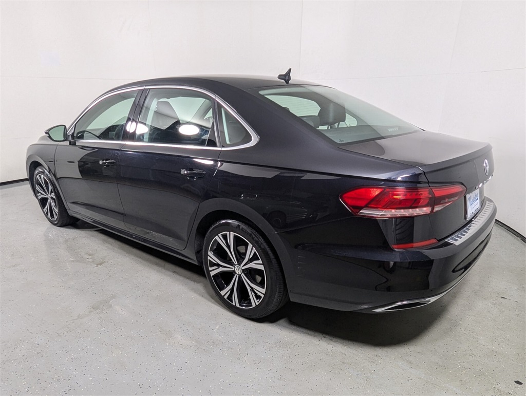 2022 Volkswagen Passat 2.0T SE 5