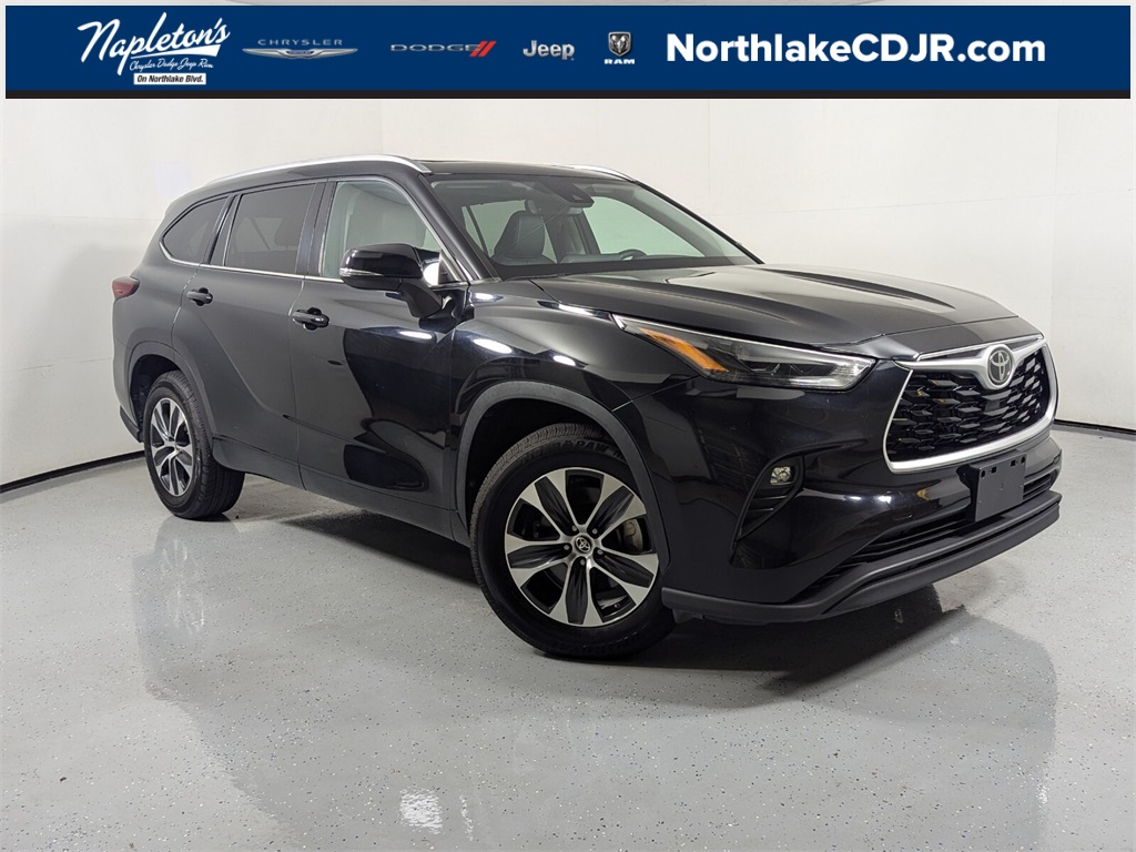 2022 Toyota Highlander XLE 1