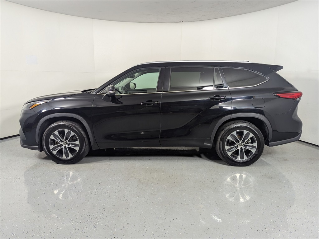 2022 Toyota Highlander XLE 4