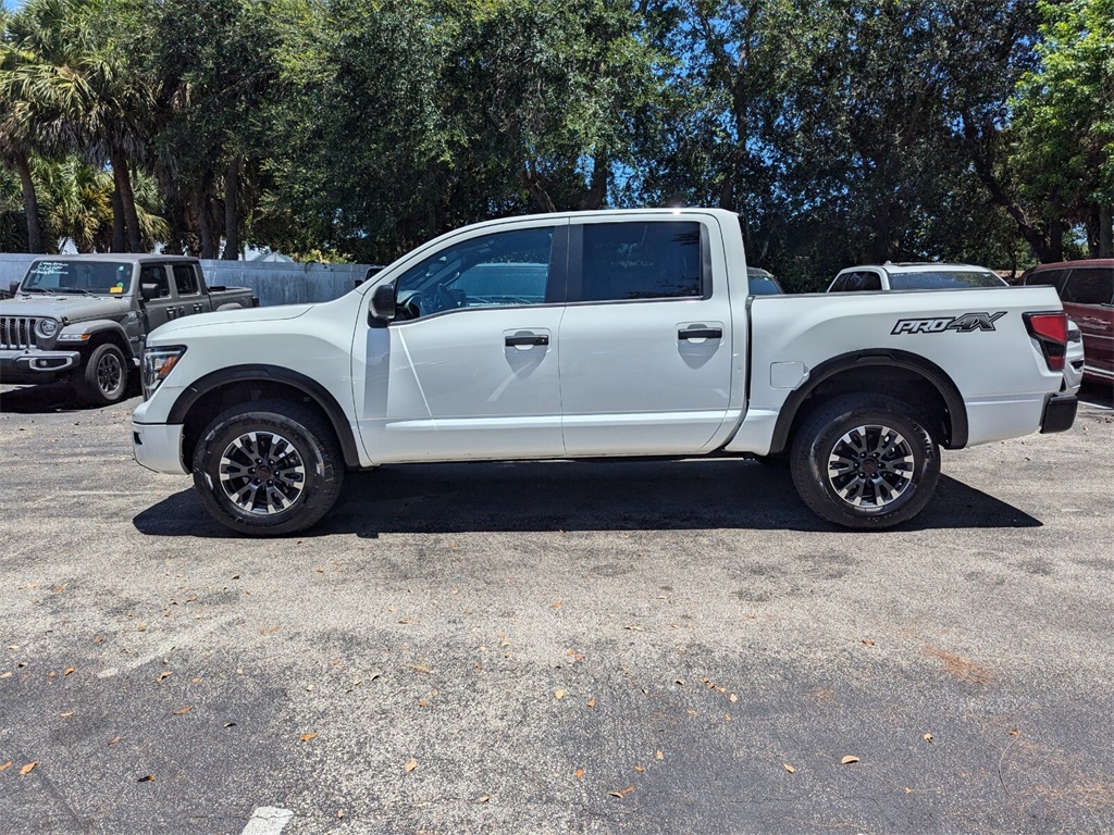 2023 Nissan Titan PRO-4X 4