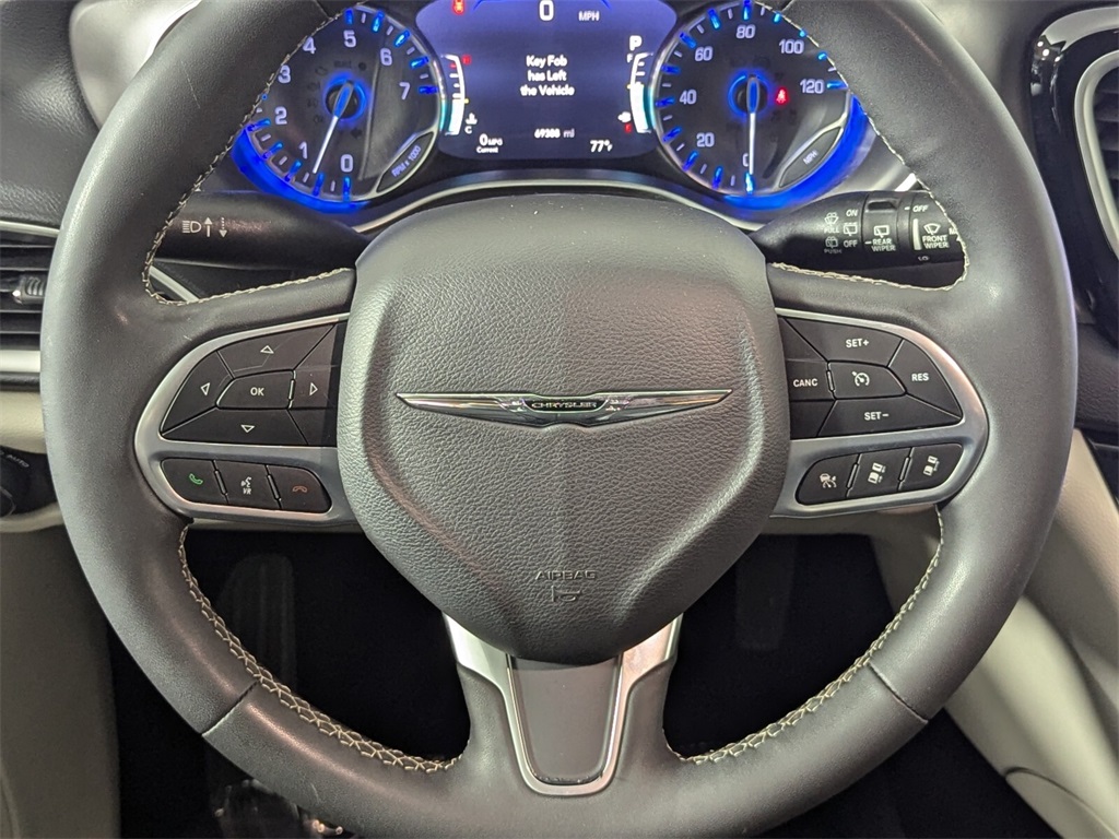 2022 Chrysler Pacifica Touring L 13