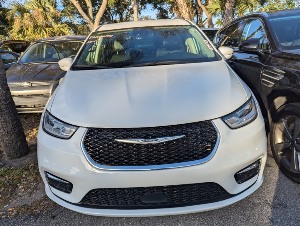 2022 Chrysler Pacifica Touring L 11