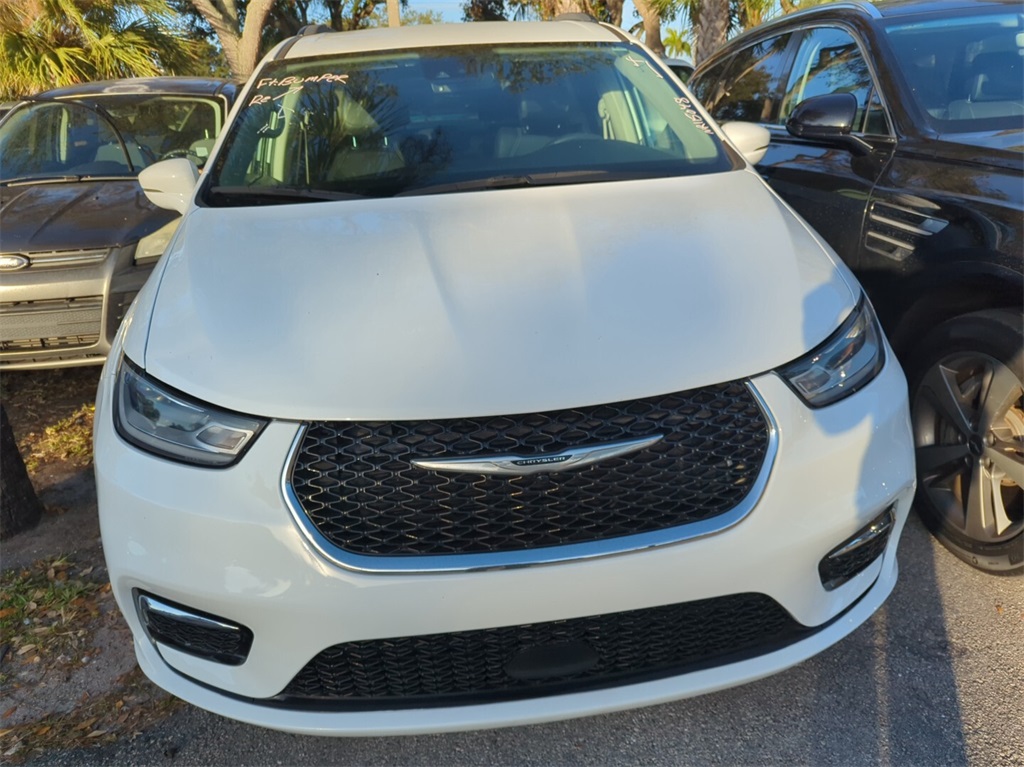 2022 Chrysler Pacifica Touring L 13