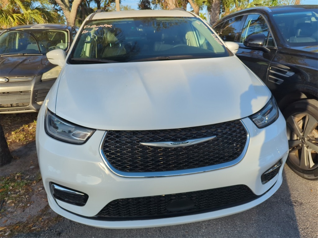 2022 Chrysler Pacifica Touring L 15