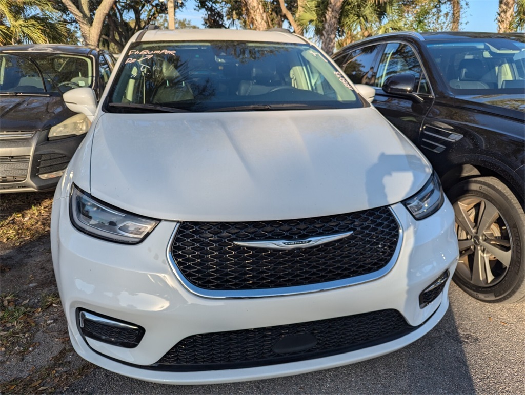 2022 Chrysler Pacifica Touring L 18