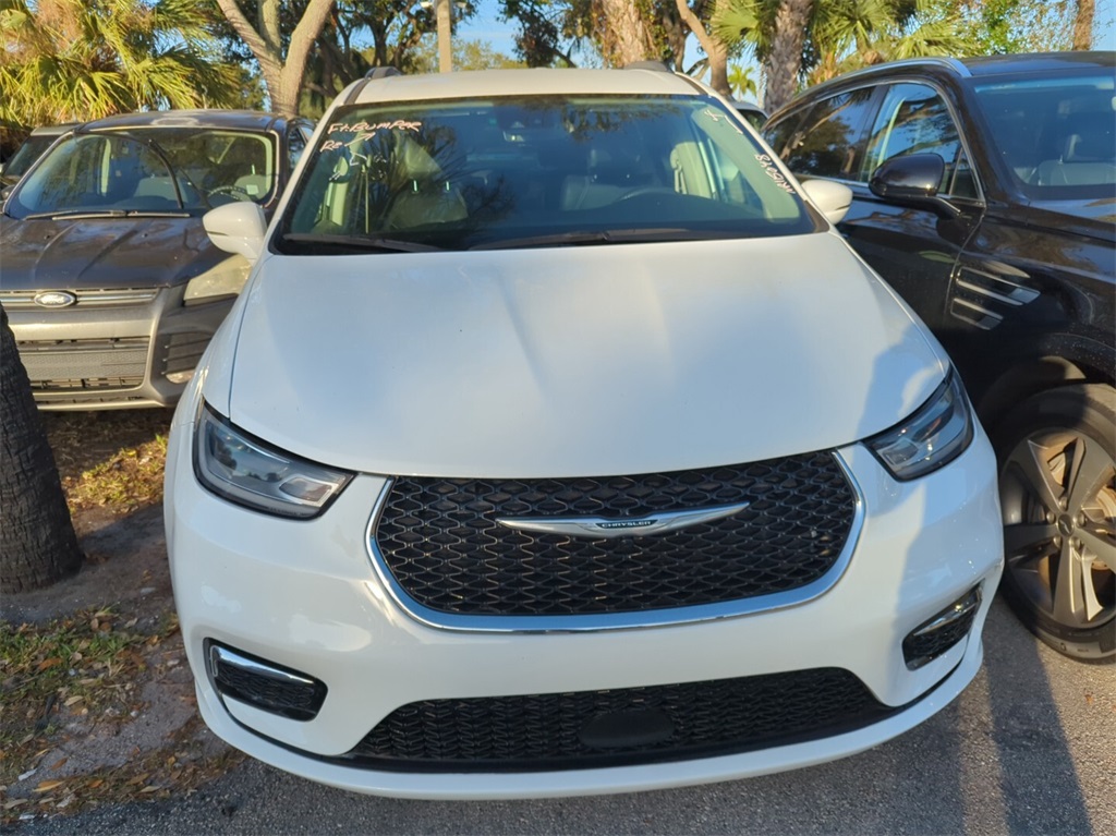 2022 Chrysler Pacifica Touring L 21