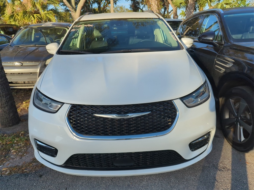 2022 Chrysler Pacifica Touring L 23