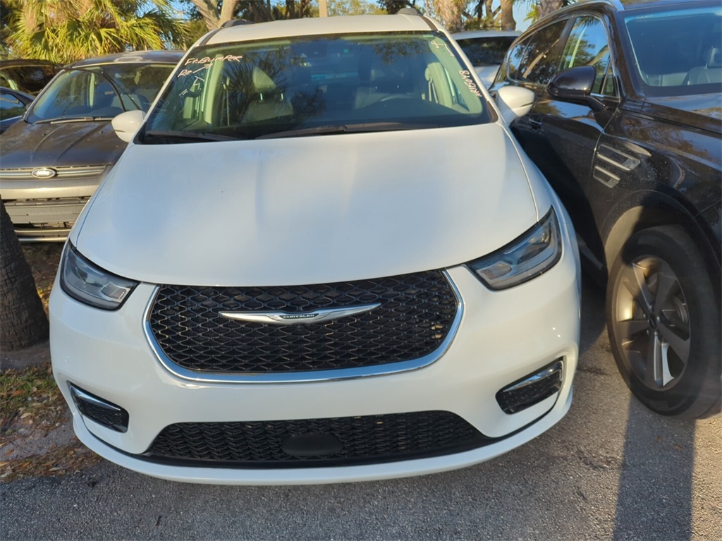 2022 Chrysler Pacifica Touring L 25