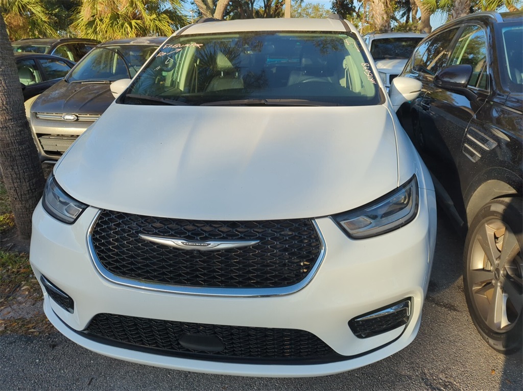 2022 Chrysler Pacifica Touring L 27