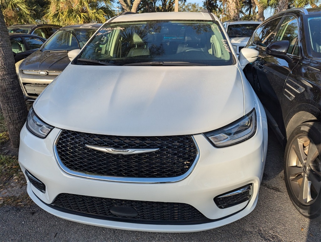 2022 Chrysler Pacifica Touring L 28