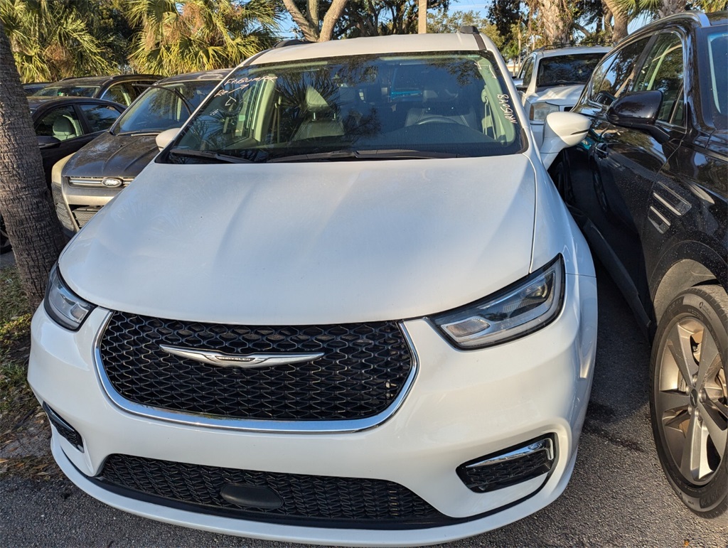 2022 Chrysler Pacifica Touring L 30