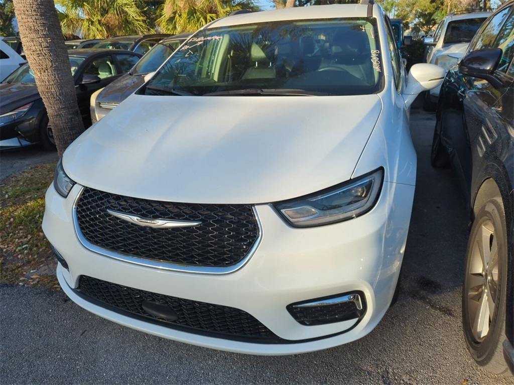 2022 Chrysler Pacifica Touring L 31