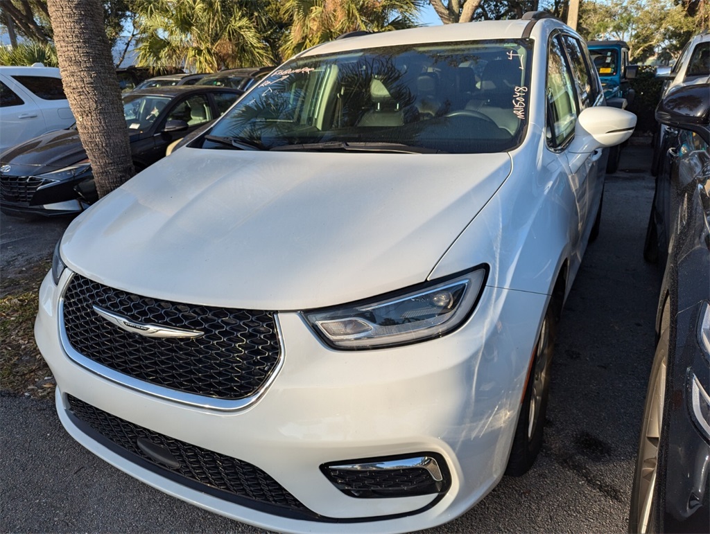 2022 Chrysler Pacifica Touring L 36