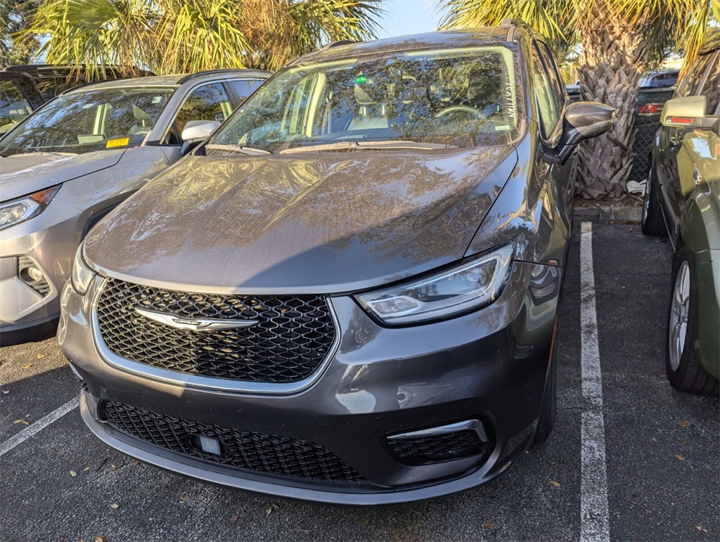 2022 Chrysler Pacifica Touring L 2