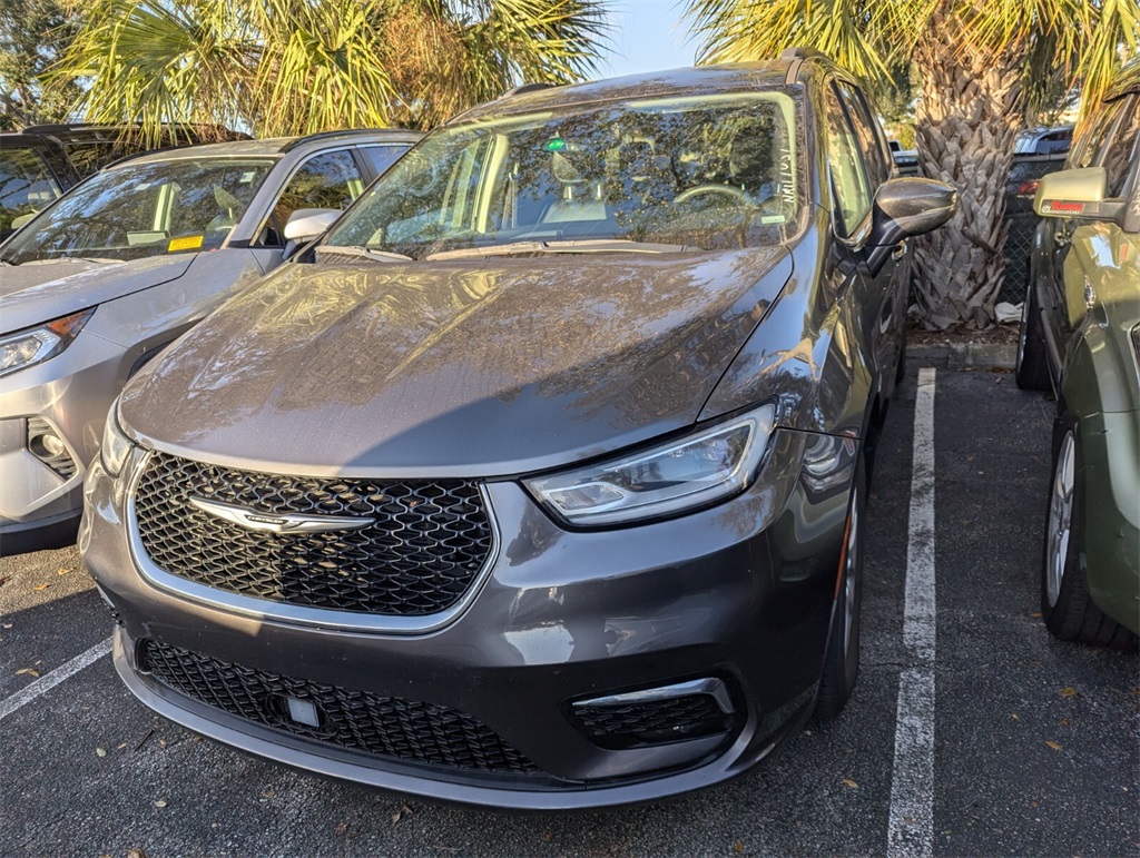 2022 Chrysler Pacifica Touring L 4