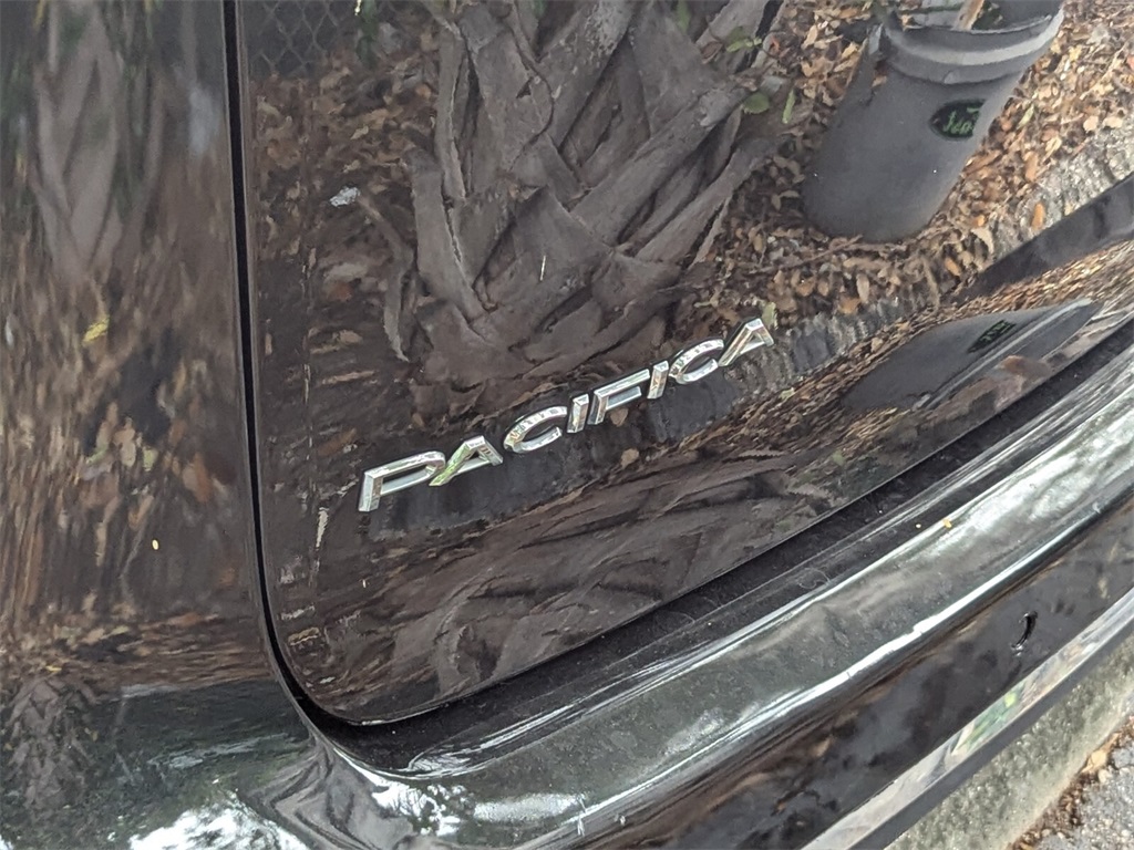 2022 Chrysler Pacifica Limited 14