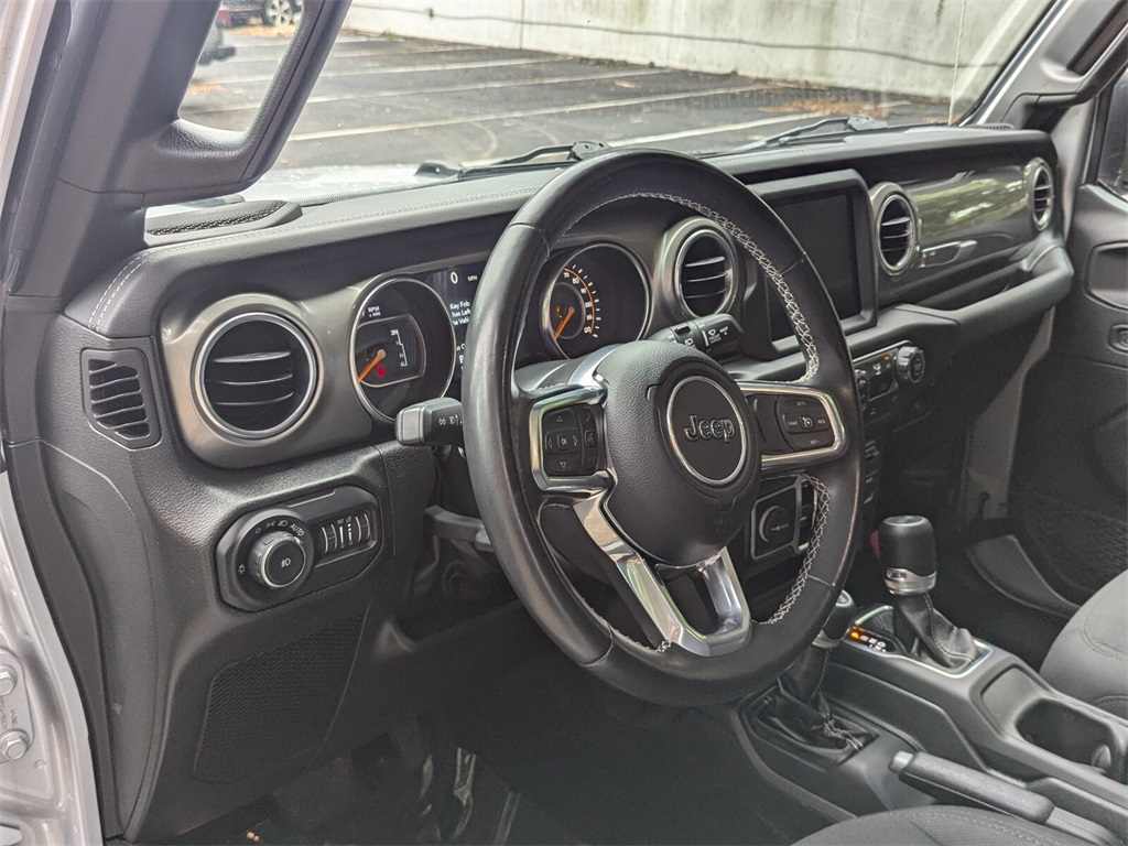 2022 Jeep Wrangler Unlimited Sahara 8