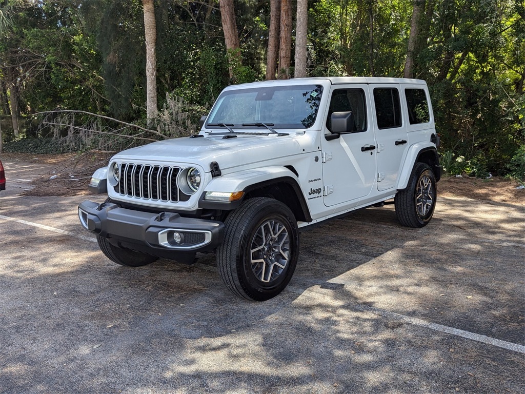 2024 Jeep Wrangler Sahara 3