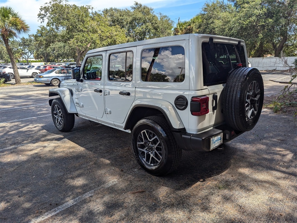 2024 Jeep Wrangler Sahara 5