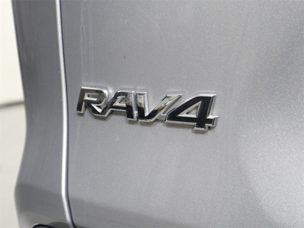 2022 Toyota RAV4 XLE 4
