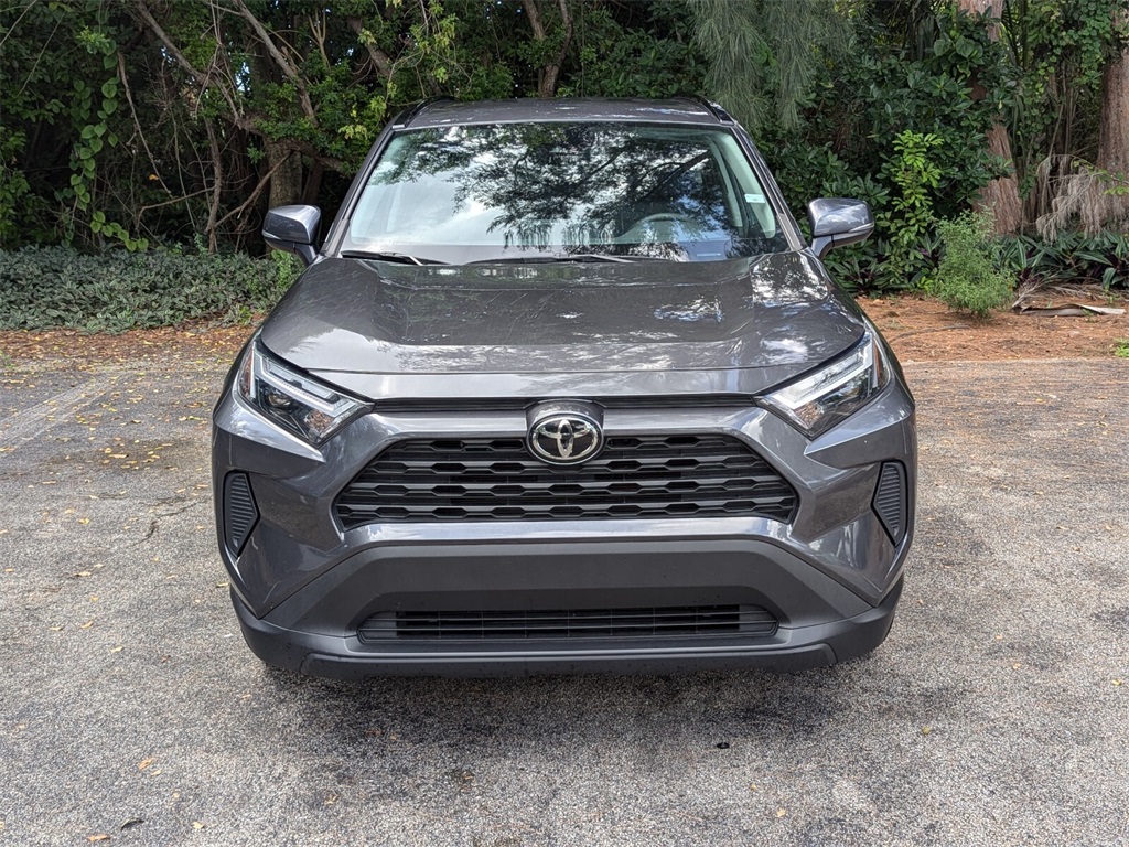 2022 Toyota RAV4 XLE 2