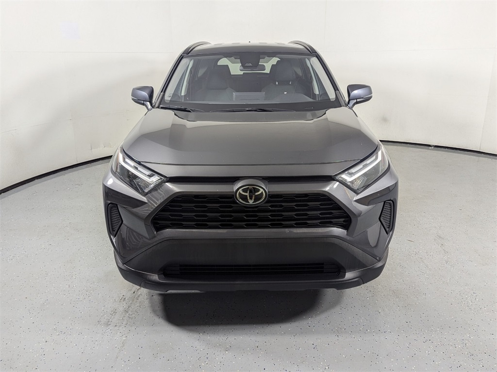 2022 Toyota RAV4 XLE 2