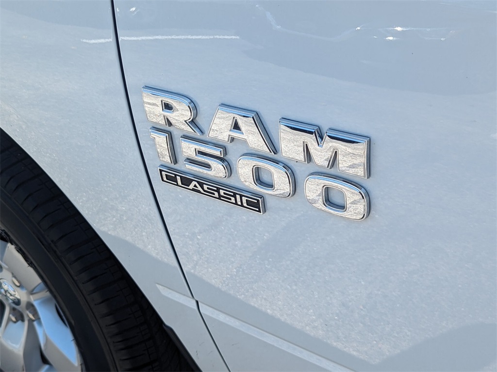 2022 Ram 1500 Classic SLT 20