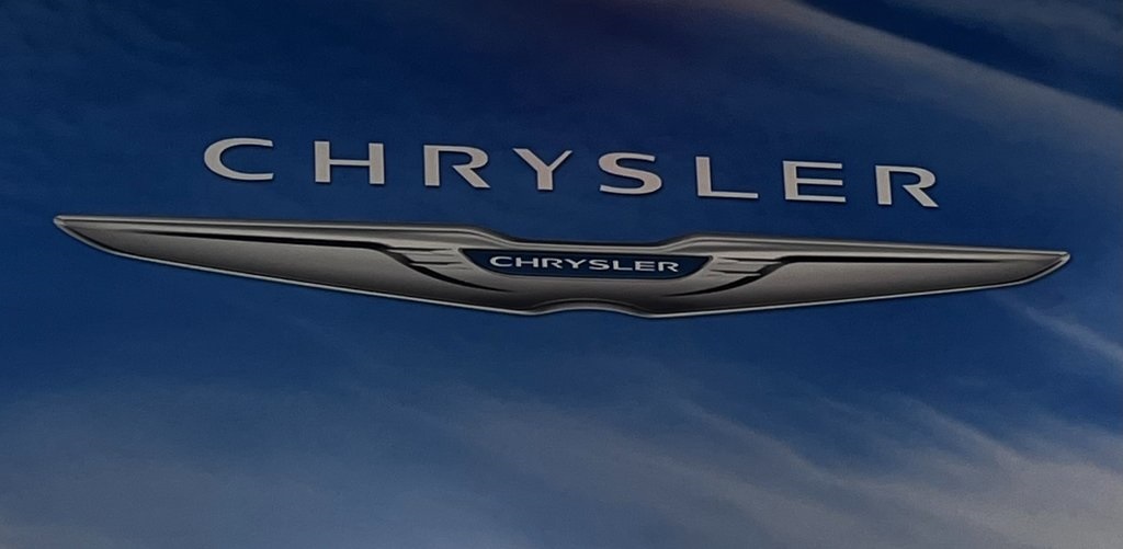 2022 Chrysler Voyager LX 21