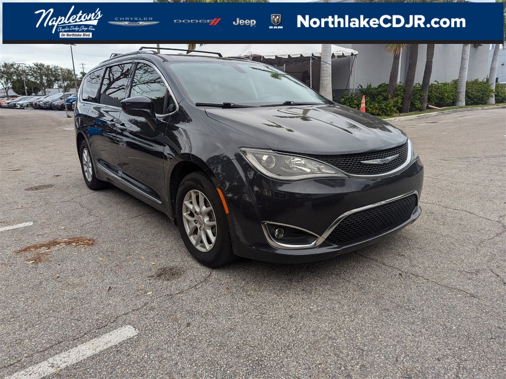 2020 Chrysler Pacifica Touring L 1