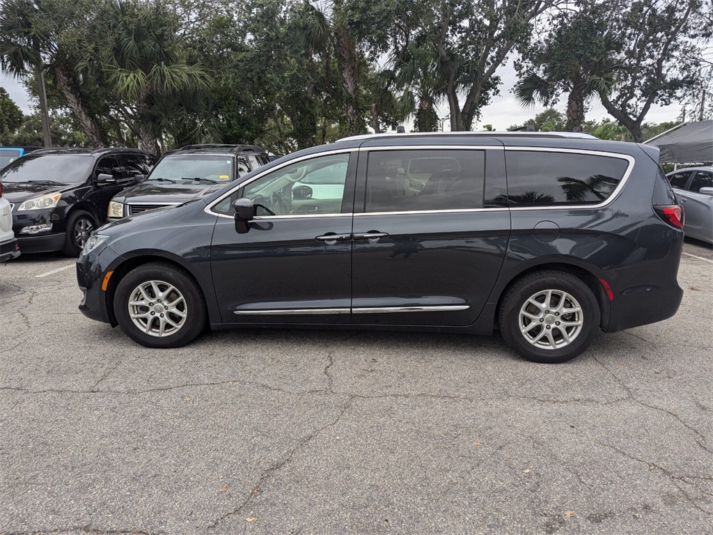 2020 Chrysler Pacifica Touring L 6