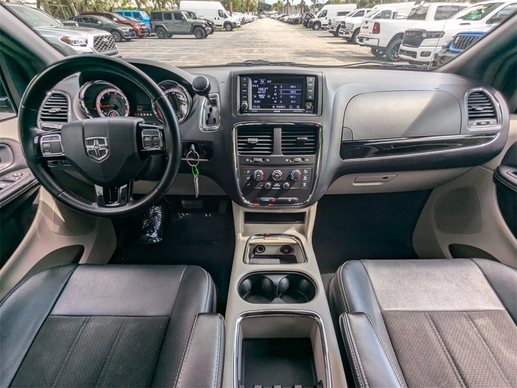 2020 Dodge Grand Caravan SXT 14
