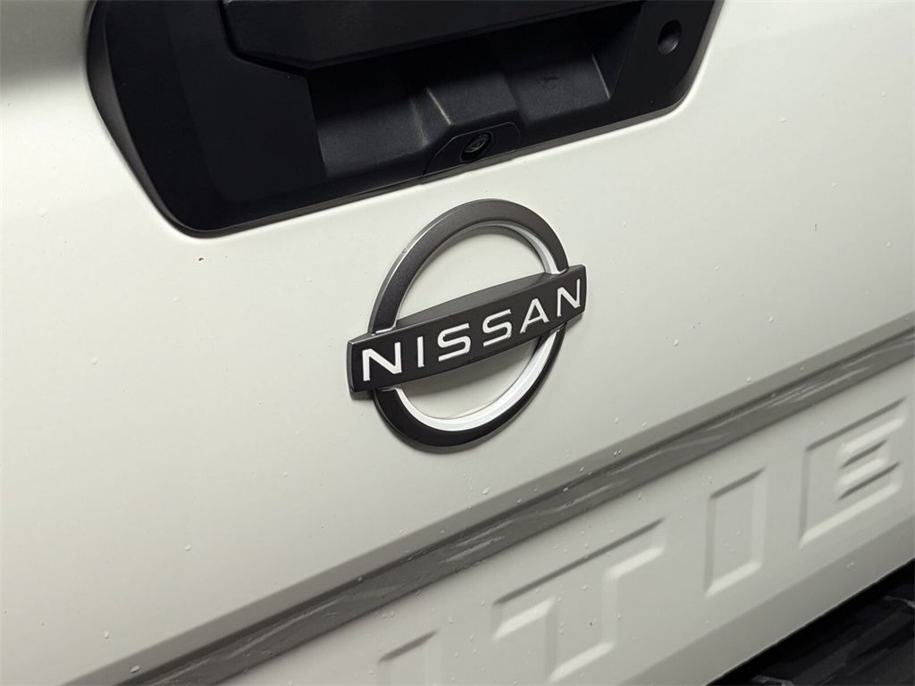 2022 Nissan Frontier SV 5