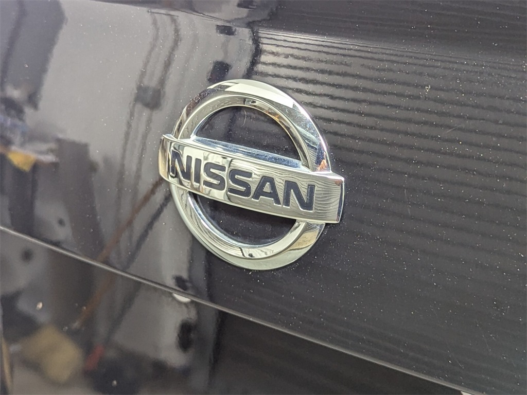 2021 Nissan Versa 1.6 SV 7