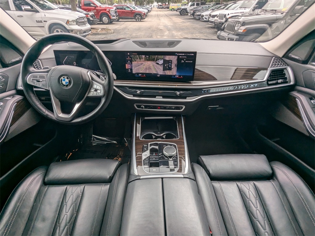 2023 BMW X7 xDrive40i 11