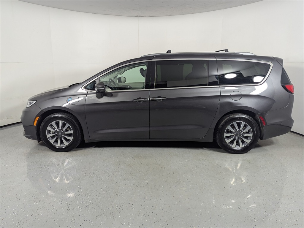 2021 Chrysler Pacifica Hybrid Touring L 4