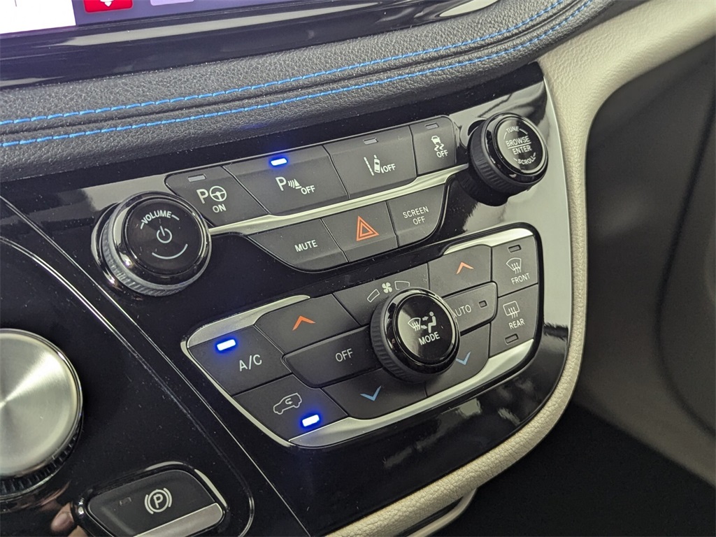 2021 Chrysler Pacifica Hybrid Touring L 19