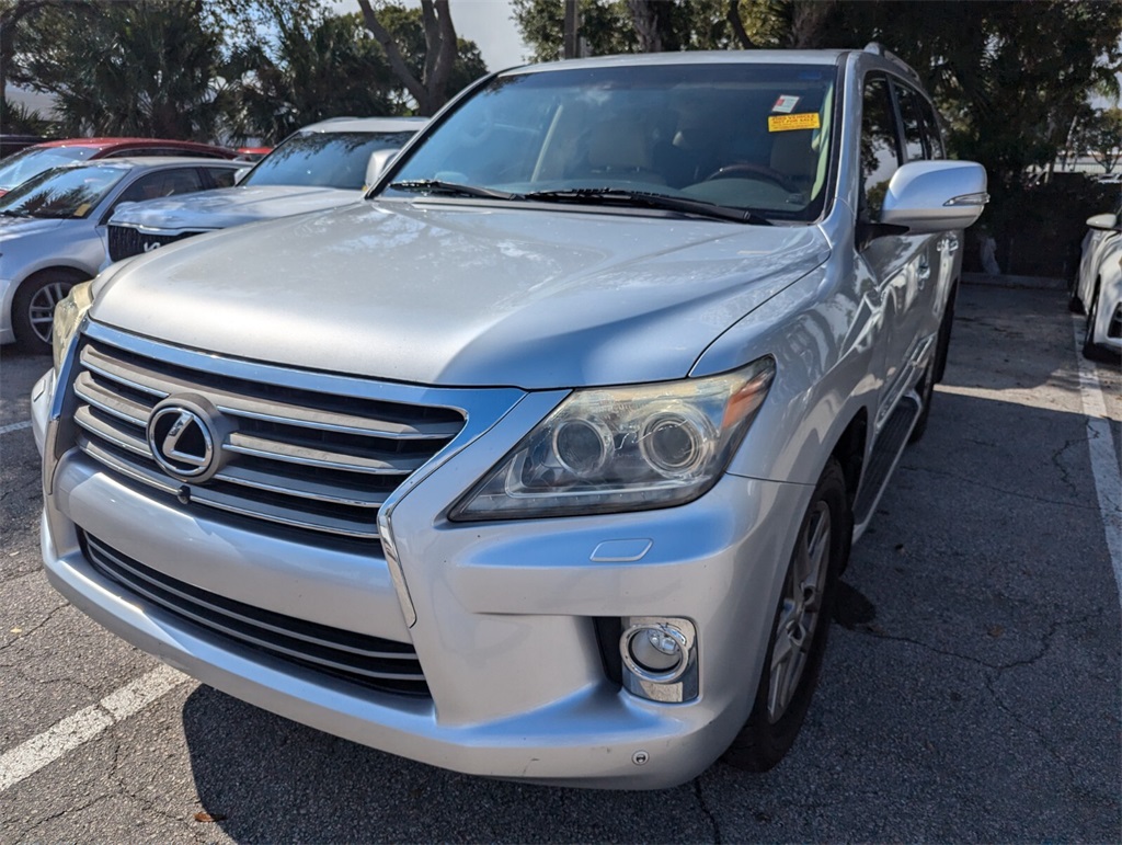 2013 Lexus LX 570 3