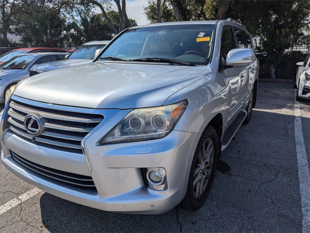 2013 Lexus LX 570 4