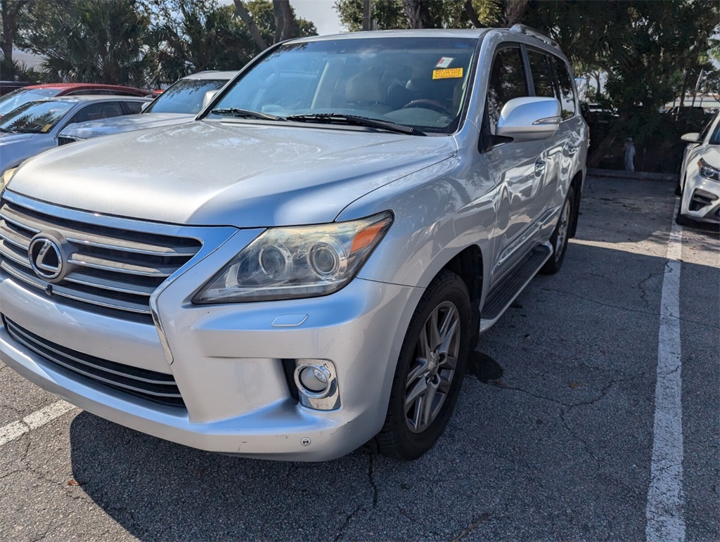 2013 Lexus LX 570 5