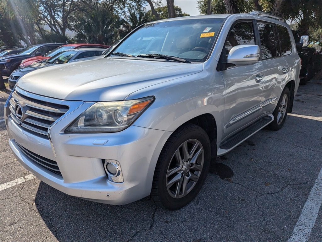 2013 Lexus LX 570 9