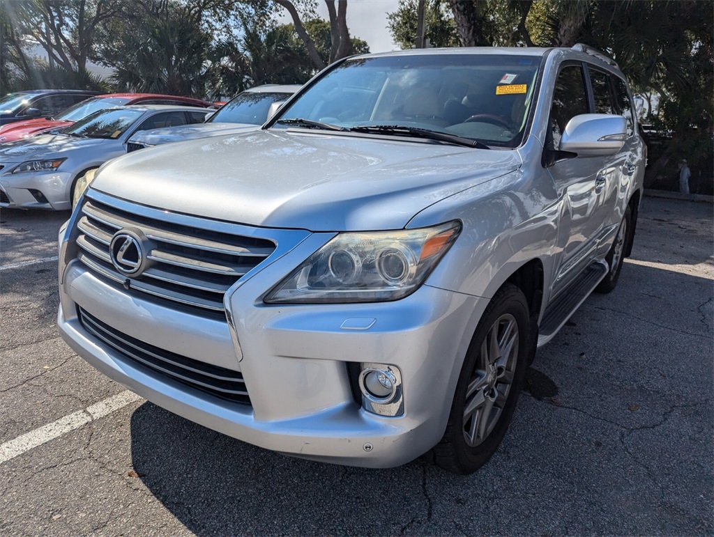 2013 Lexus LX 570 10