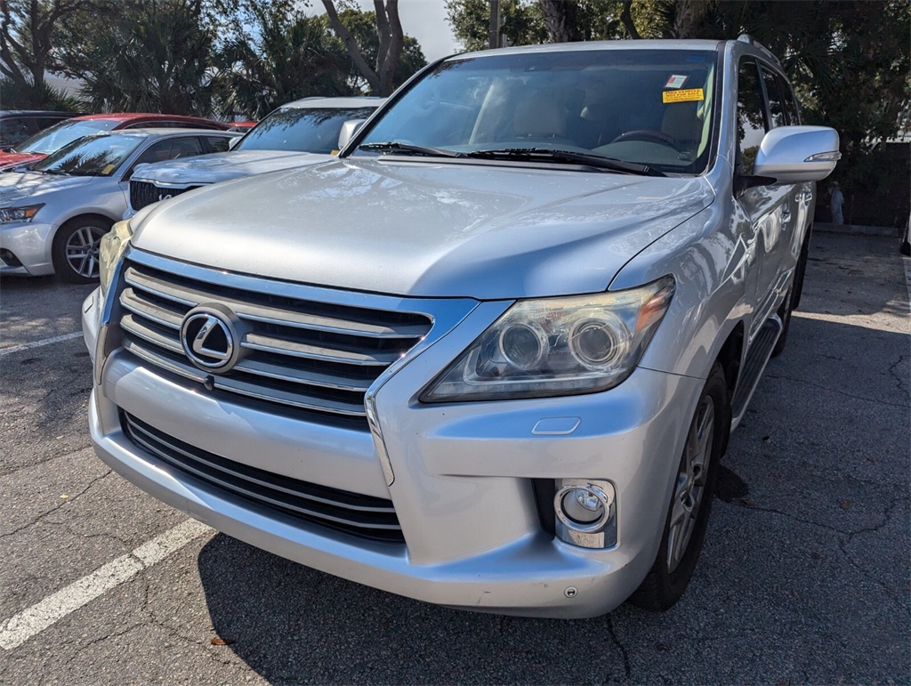 2013 Lexus LX 570 11