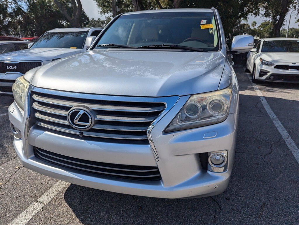 2013 Lexus LX 570 12