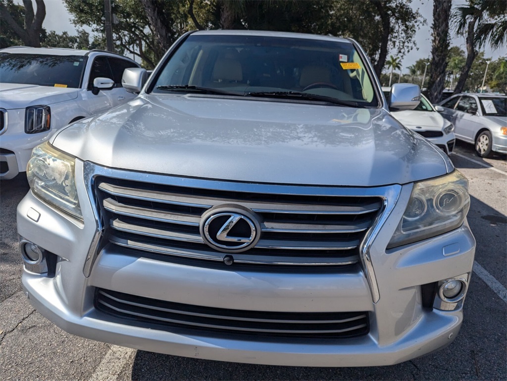 2013 Lexus LX 570 14