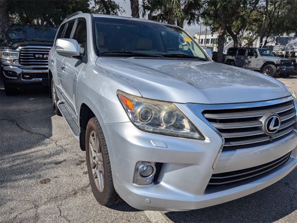 2013 Lexus LX 570 18