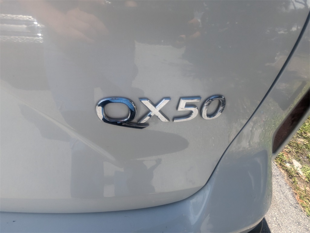 2021 INFINITI QX50 LUXE 8