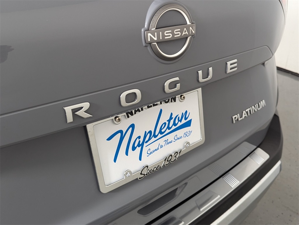 2023 Nissan Rogue Platinum 8